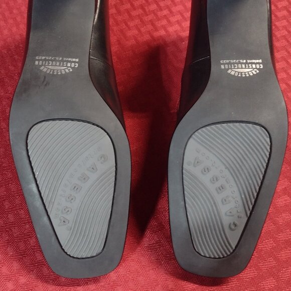 Women’s Caressa 2.5 inch Black Pumps – Size 7N - Picture 3 of 11